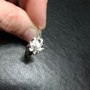 **Final Sale** Silver plated flower ring size 7